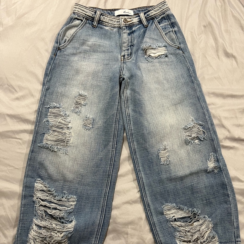 Cropped mom jeans! 👖